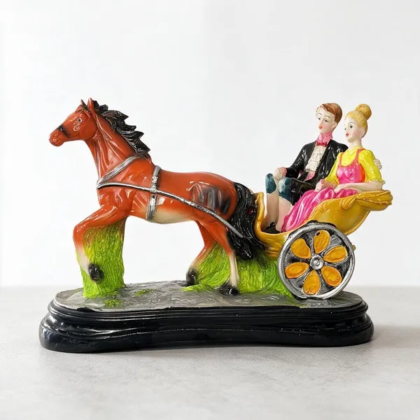 Horse-Drawn_Carriage_Couple_Decorative_Showpiece