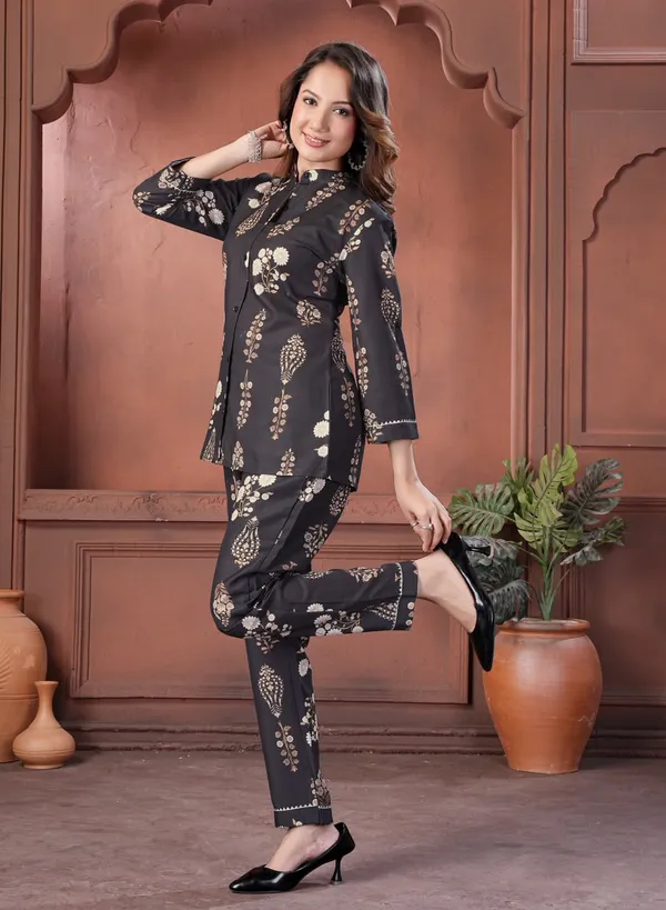 Black_Floral_Print_Co-Ord_Set_For_Women