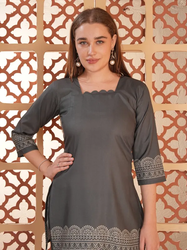 Grey_Straight_Kurta_Pant_Set_For_Women