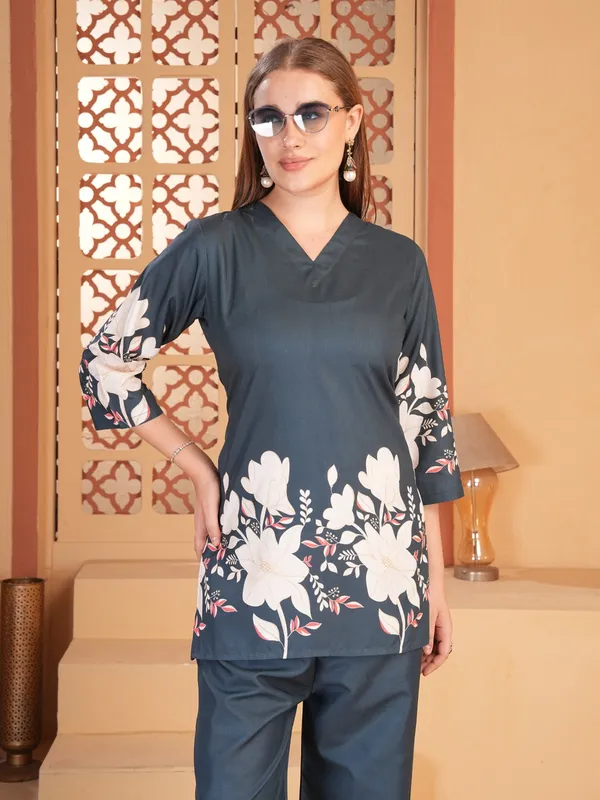 Blue_Floral_Print_Kurta_Palazzo_Set_For_Women