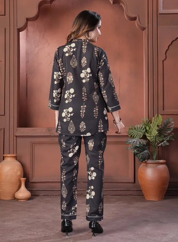 Black_Floral_Print_Co-Ord_Set_For_Women