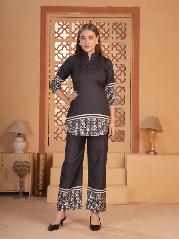 Black_Patterned_Co-Ord_Set_For_Women