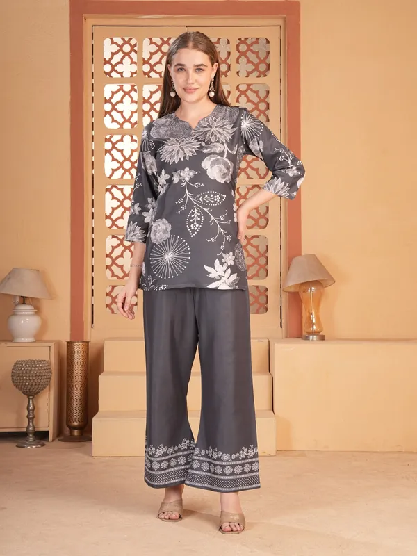 Grey_Floral_Print_Co_Ord_Set_For_Women