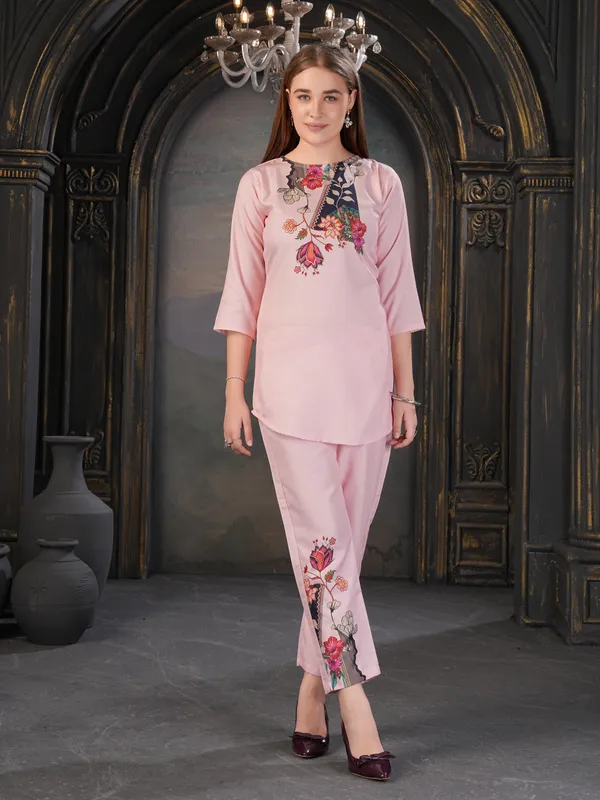 Pink_Floral_Print_Straight_Fit_Night_Suit_For_Women
