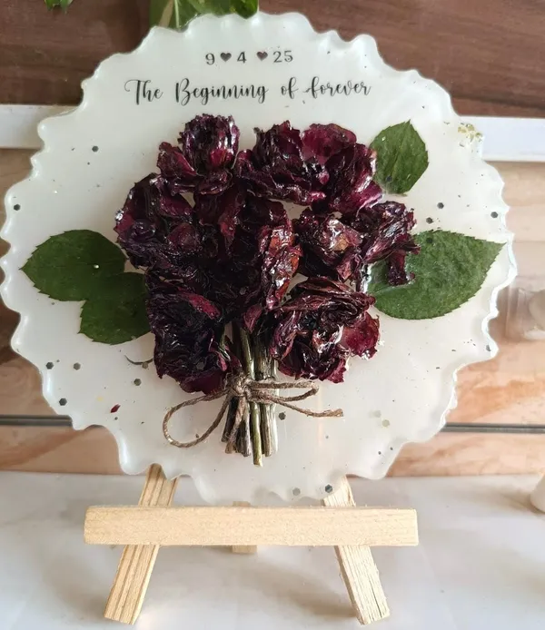 Personalized_8_Inch_Resin_Wedding_Plate_With_Stand_Preserve_Your_Flowers_Forever_Custom_Nikah_Couple_Name_Keepsake_Default_Title