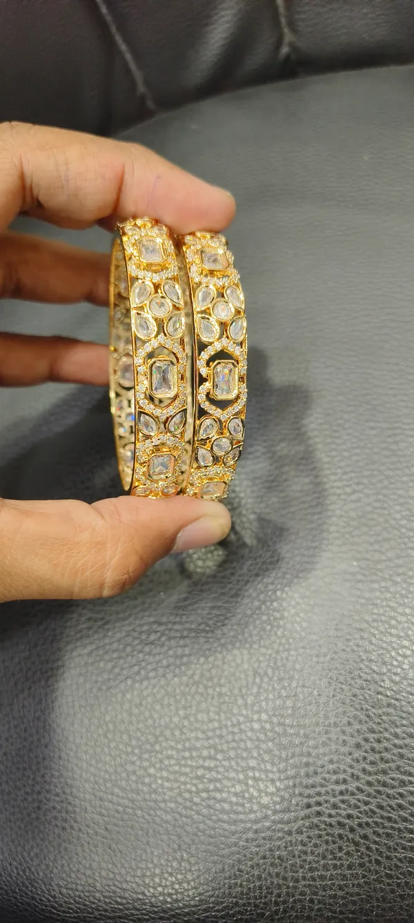 Gold-Tone_Stone_Studded_Bangles_for_Women
