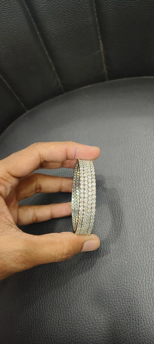 Silver-Tone_Embellished_Bangle_for_Women