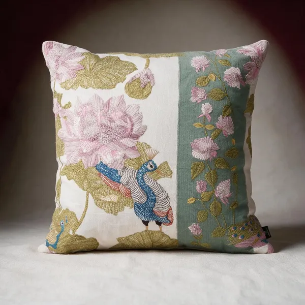 Hans_Padma_Cushion_45x45_Cm