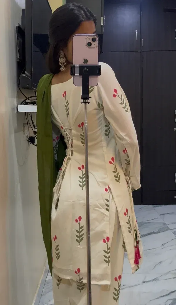 Green_Cambric_Cotton_Latkan_Sleeve_Farshi_Pant_Suit_Set_For_Women