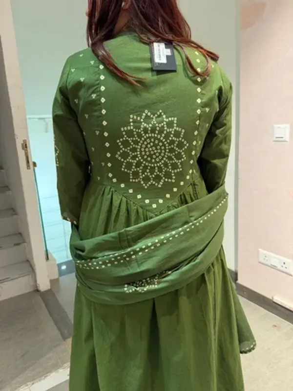 Green_Cotton_Bandhani_Mirror_Work_Kurta_Suit_Set_For_Women