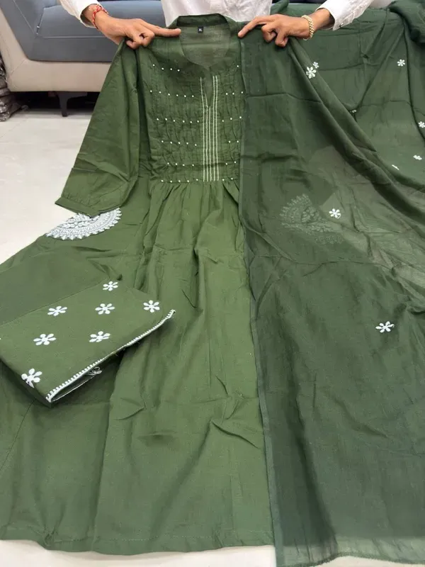 Green_Mul_Cotton_Embroidered_Straight_Suit_Set_For_Women