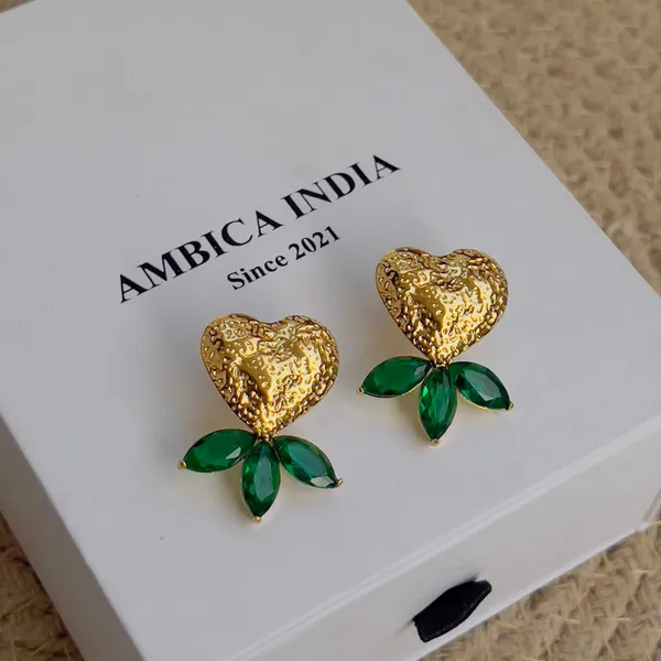 Heart_With_Green_Crystal_Earrings_Default_Title