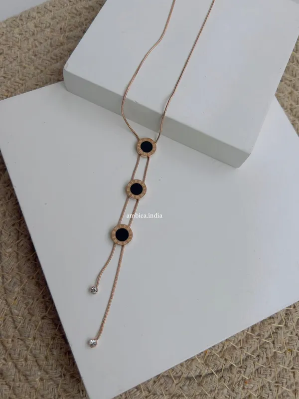 Roman_Black_Hanging_Necklace_Default_Title