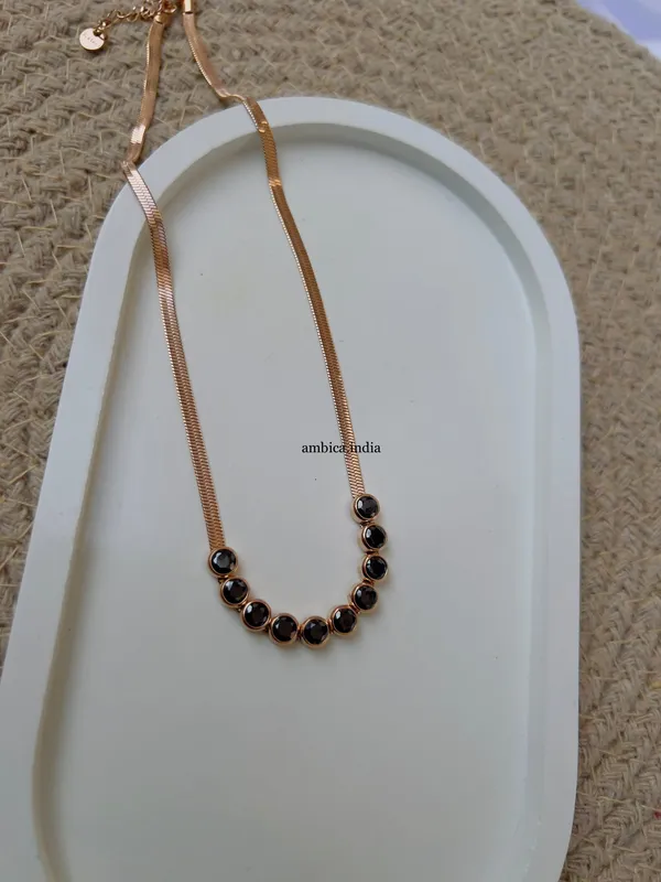 Black_Round_Crystal_Necklace_Default_Title