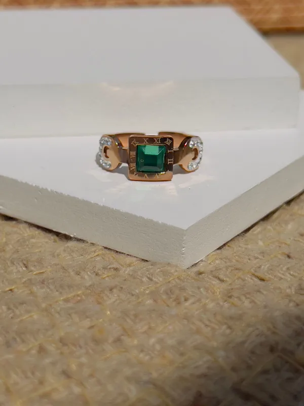 Green_Crystal_Roman_Ring_Default_Title