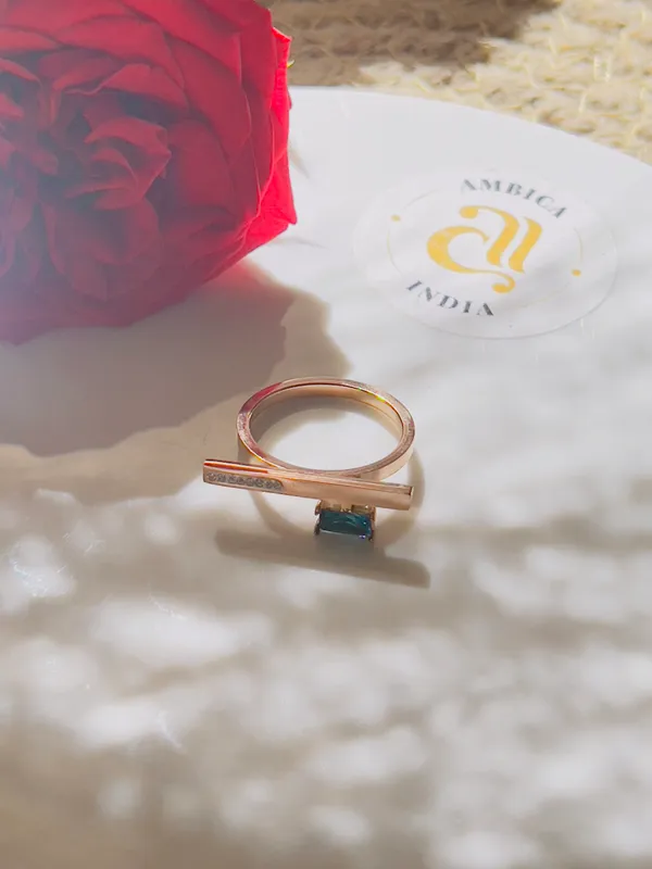 Crystal_With_Studded_Ring