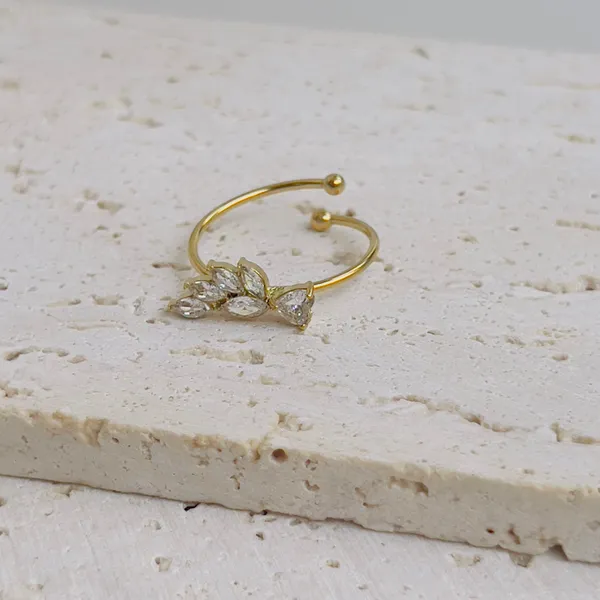 Leaf_White_Crystal_Ring_Default_Title
