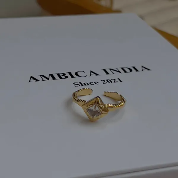 Triangle_Crystal_Ring_Default_Title