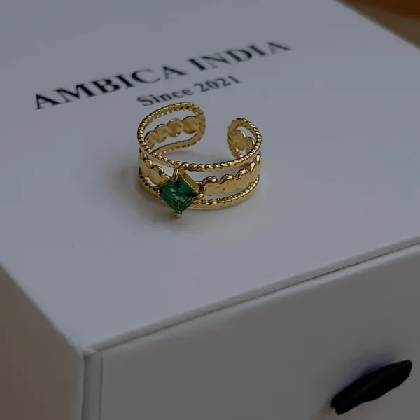 Triangle_Green_Crystal_Ring_Default_Title