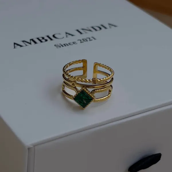 Green_Crystal_Ring_Default_Title
