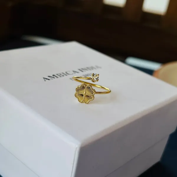 Flower_With_Crystal_Adjustable_Ring_Default_Title