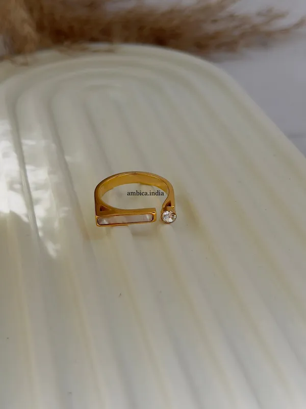 Mother_Pearl_With_Diamond_Ring_Gold_Plated