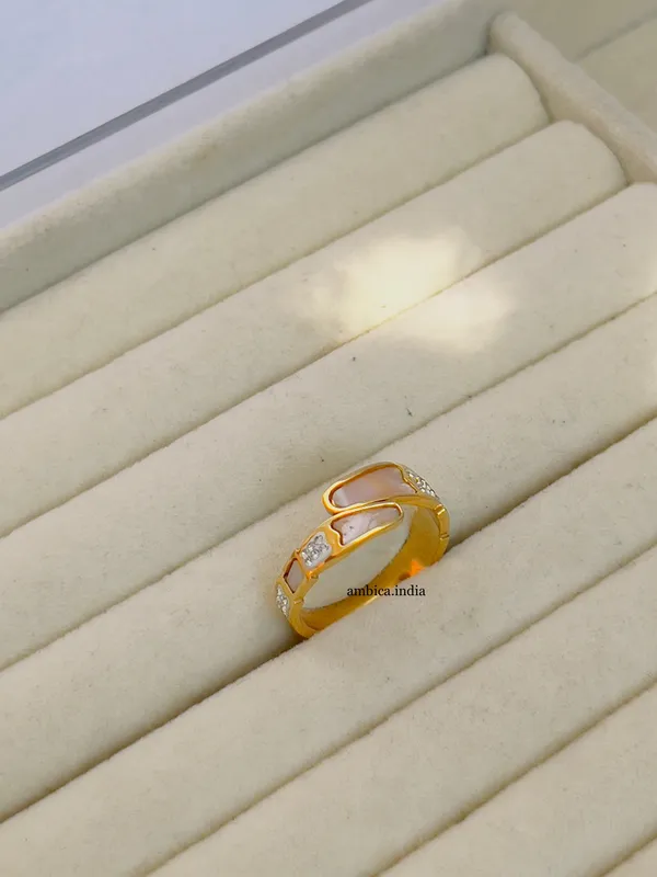 Mother_Pearl_Cross_Ring_18k_Gold_Plated