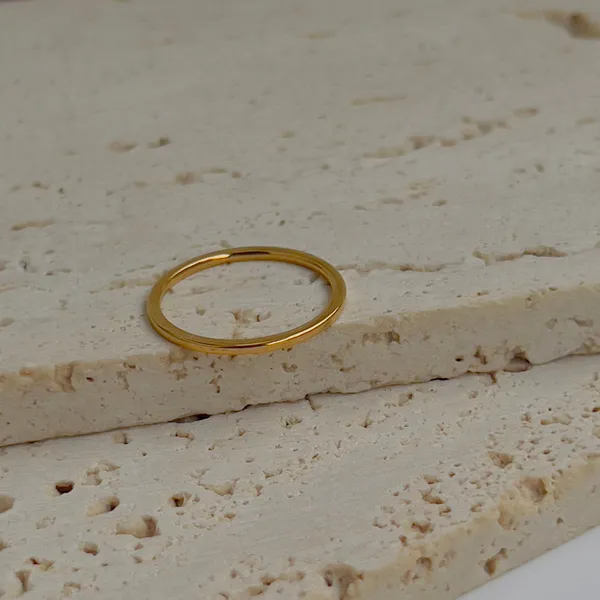 Thin_Pailn_Ring