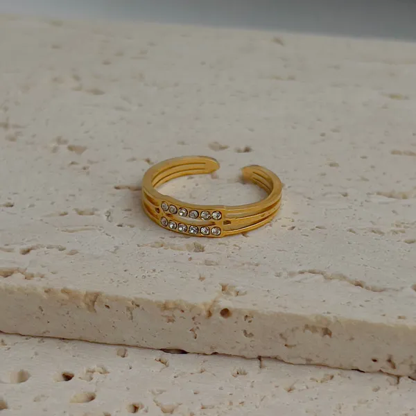 Tiny_Crystal_Studded_Ring