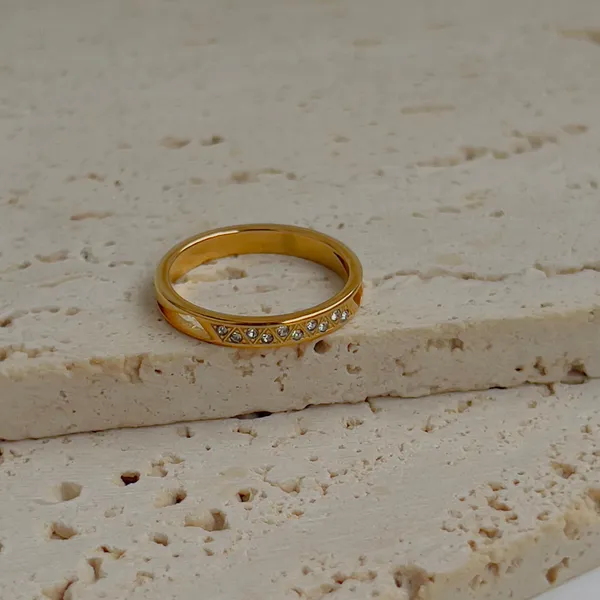 Tiny_Crystal_Studded_Thin_Ring