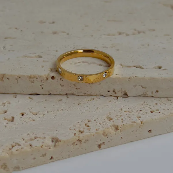 White_Crystal_Ring