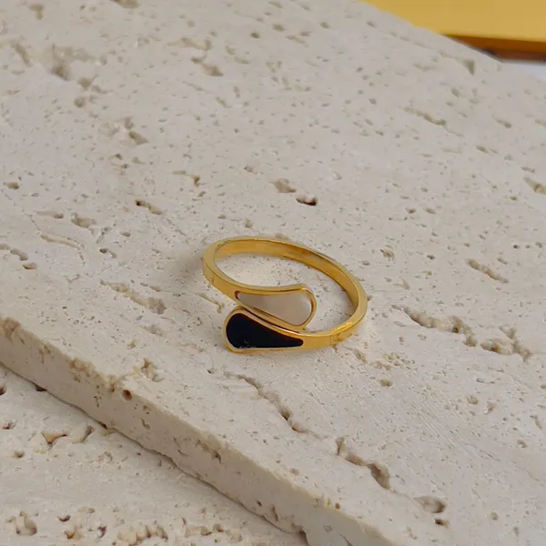 Black_White_Cross_Ring