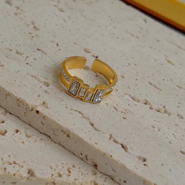 Square_Crystal_Ring