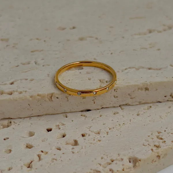 Tiny_Crystal_Thin_Ring