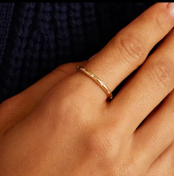 Tiny_Crystal_Thin_Ring