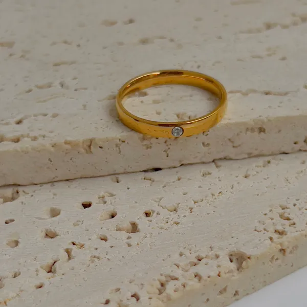 Tiny_Crystal_Band_Ring