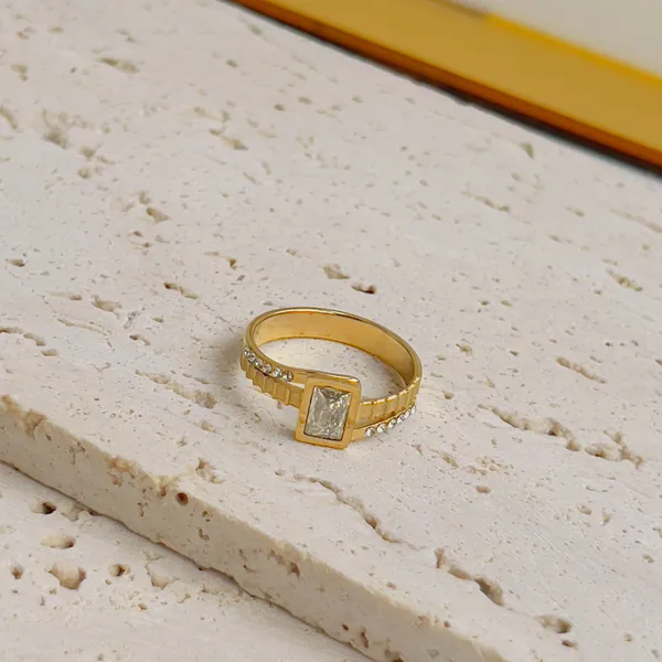Square_Crystal_Ring