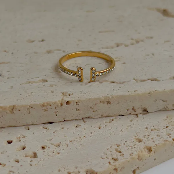 Tiny_Crystal_Studded_Thin_Ring