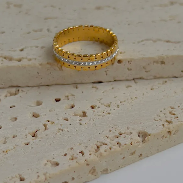 Line_Studded_Band_Ring