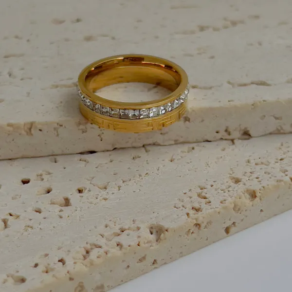 Band_Crystal_Ring