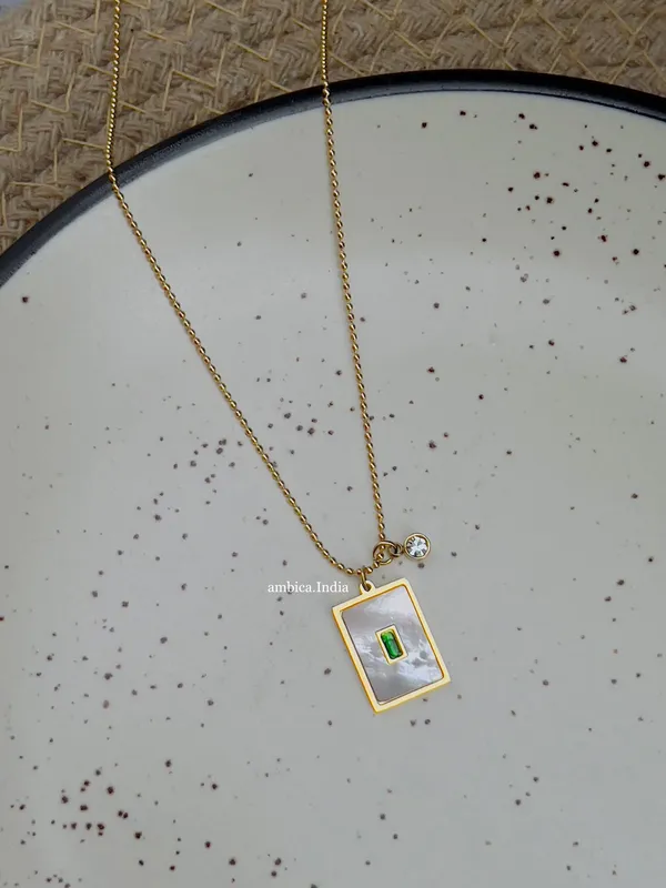 Small_Crysta_With_Mother_Pearl_Necklace_Default_Title