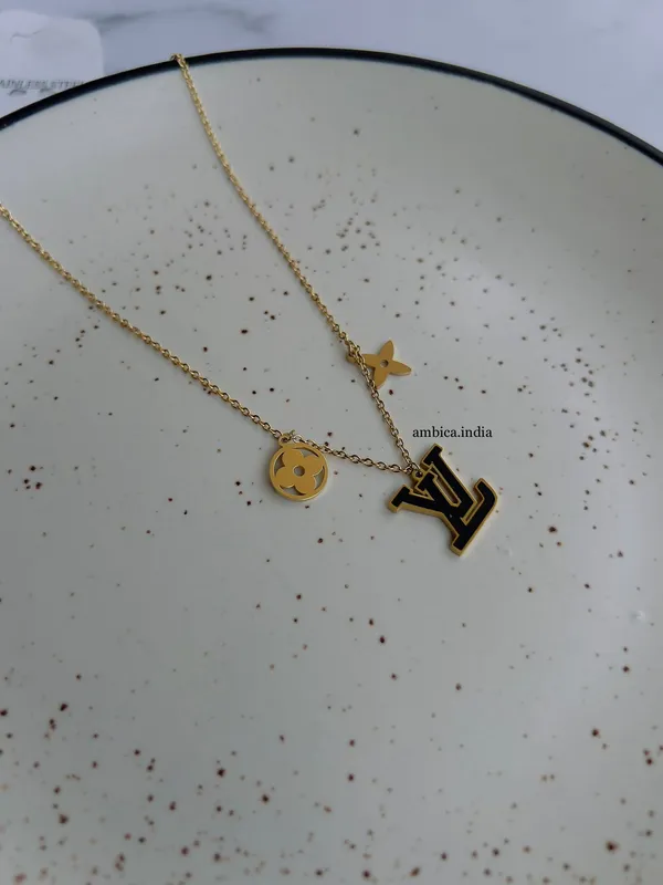 Lv_Black_Clover_Necklace_Default_Title