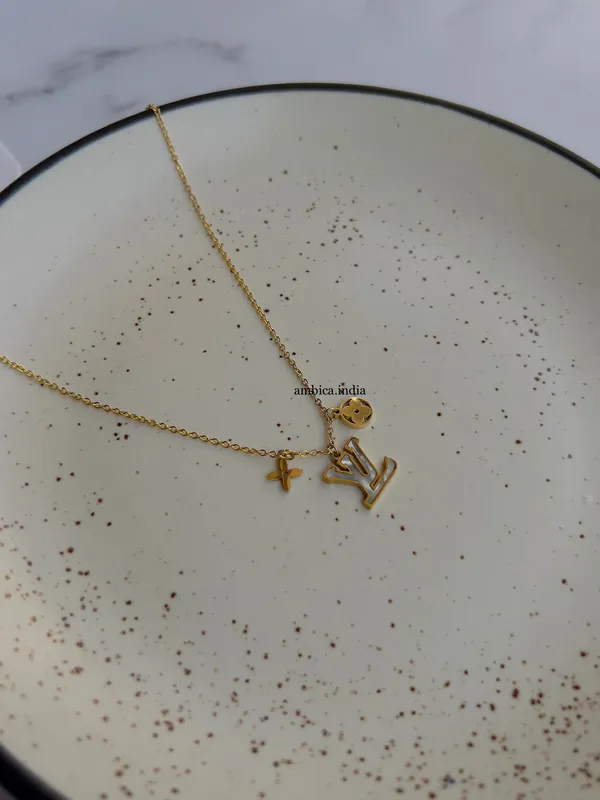 Lv_Clover_Necklace_Default_Title
