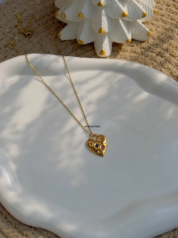 Multicolour_Crystal_Heart_Necklace_Default_Title