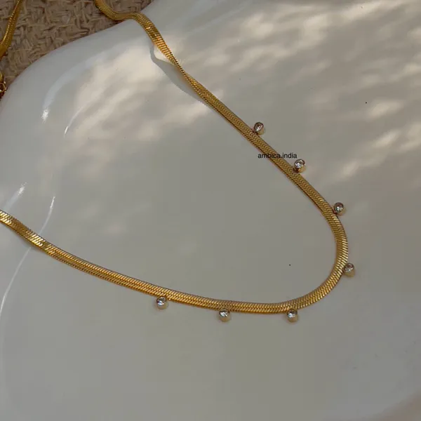 Small_White_Crystal_With_Snake_Chain_Default_Title