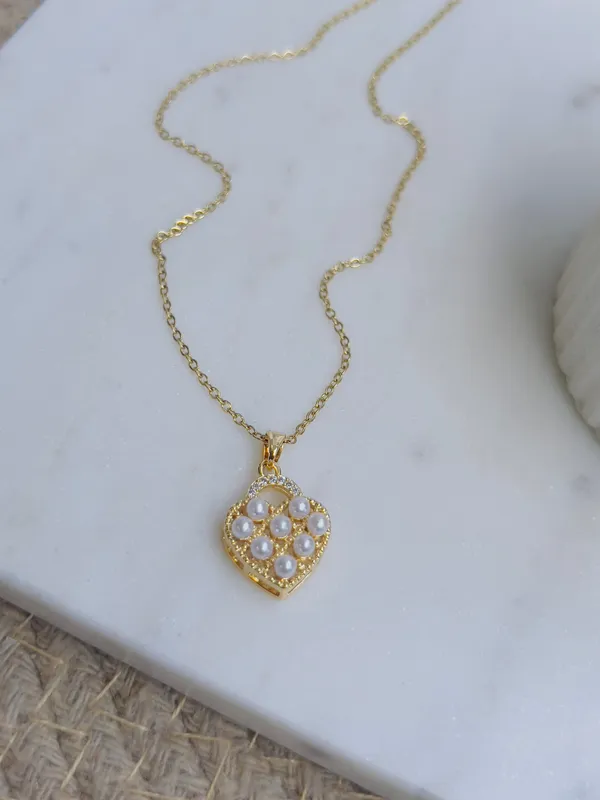 Heart_With_Pearl_Necklace_Default_Title