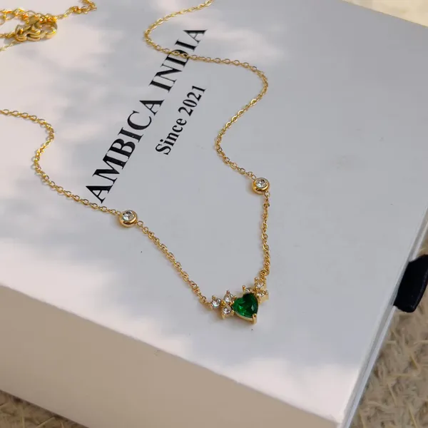 Emerald_Heart_With_Flower_Minimal_Necklace_Default_Title
