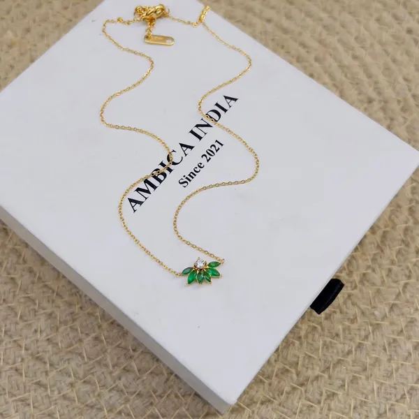 Marquise_Green_Crystal_Necklace_Default_Title