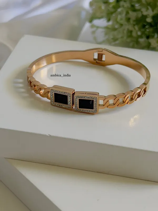 Black_Crystal_Link_Bracelet_Default_Title