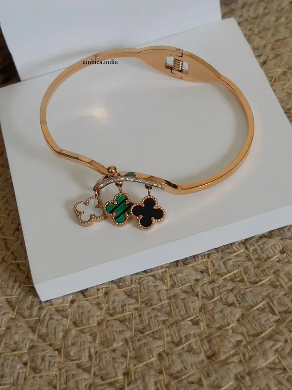 Clover_Hanging_Bracelet_Default_Title